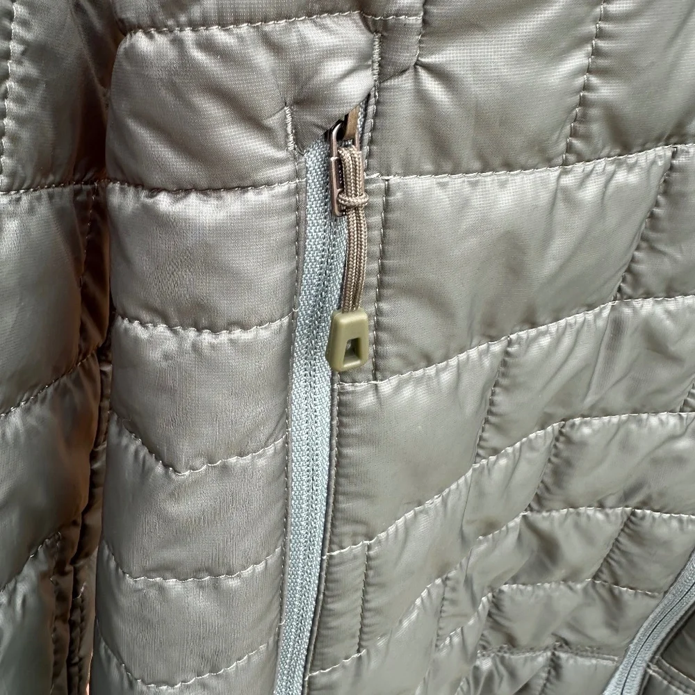 Patagonia Women's Nano Puff® Jacket Size: Medium Color: Green - Picture 3 of 7